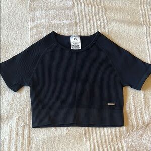 Lilias Active Wear Black Ribbed Short Sleeve Top